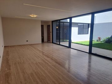CASA EN VENTA EN PEDREGAL FASE 1