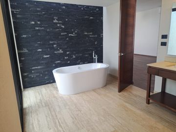CASA EN VENTA EN PEDREGAL FASE 1