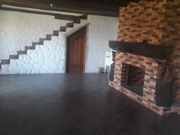 Vendo Hermosa Casa Rústica en Puembo
