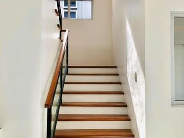 Fully furnished House with 4 Bedrooms and Swimming pool for RENT in Angeles City