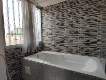 apartamento en venta en lleras. Cod V27474