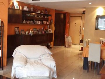 DEPARTAMENTO EN VENTA EN FLORES 4 AMBIENTES MUY AMPLIOS METROS DEL SUBTE