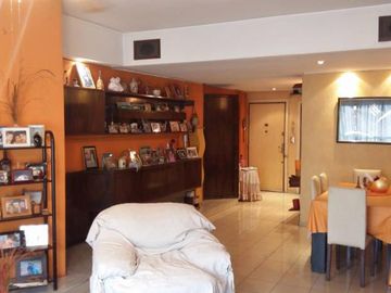 DEPARTAMENTO EN VENTA EN FLORES 4 AMBIENTES MUY AMPLIOS METROS DEL SUBTE