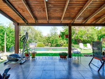 Venta de hermosa y amplia casa en las Pircas, Peñalolén