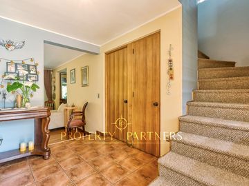 Venta de hermosa y amplia casa en las Pircas, Peñalolén