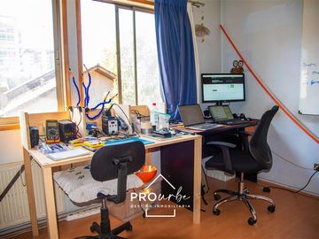 Casa en Venta en Se vende bajo valor de tasación, muy cerca metro Los Dominicos.