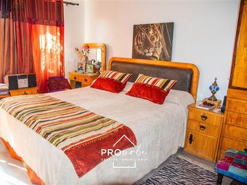 Casa en Venta en Se vende bajo valor de tasación, muy cerca metro Los Dominicos.