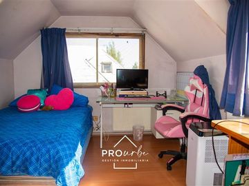 Casa en Venta en Se vende bajo valor de tasación, muy cerca metro Los Dominicos.