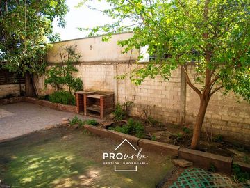 Casa en Venta en Se vende bajo valor de tasación, muy cerca metro Los Dominicos.