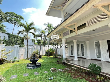 Rumah Besar Siap Huni di Kemang Selatan, LT 725 m², Kolam Renang, Akses Strategis