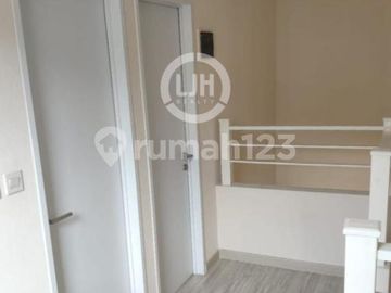 Rumah Cantik, Nyaman Siap Huni di Sakura Regency, Bekasi.
