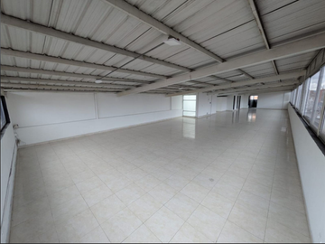 local en arriendo en galerias. Cod A3248