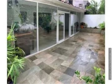 Se vende  exclusiva Casa Residencial en La Alameda de 287 mts