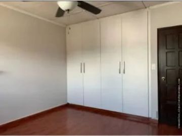 Se vende  exclusiva Casa Residencial en La Alameda de 287 mts