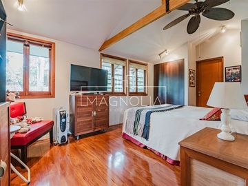 Casa en venta de 6 dorm. en Las Condes