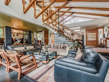 Casa en venta de 6 dorm. en Las Condes