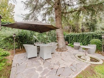 Casa en venta de 6 dorm. en Las Condes