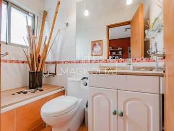 Casa en venta de 6 dorm. en Las Condes