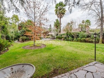 Casa en venta de 6 dorm. en Las Condes