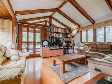 Casa en venta de 6 dorm. en Las Condes