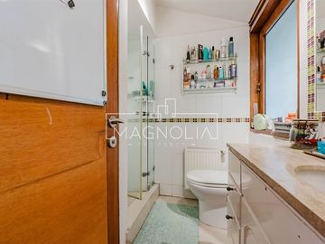 Casa en venta de 6 dorm. en Las Condes