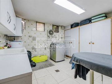 Casa en venta de 6 dorm. en Las Condes