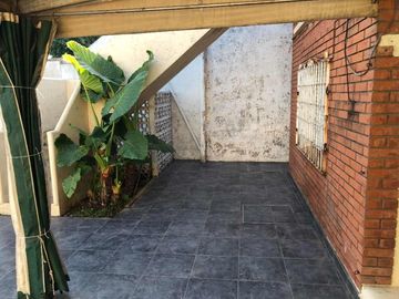 Casa en venta en Ezpeleta Este