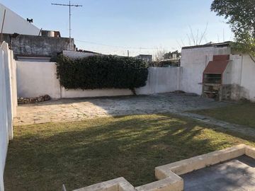 Casa en venta en Ezpeleta Este