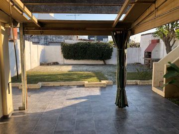 Casa en venta en Ezpeleta Este