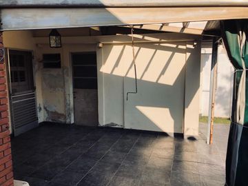 Casa en venta en Ezpeleta Este