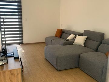 Casa en Lomas de Juriquilla con Recamara en Planta Baja J2