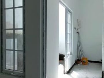 Rumah baru 2 lantai berkonsep classic eropa di ceger taman mini