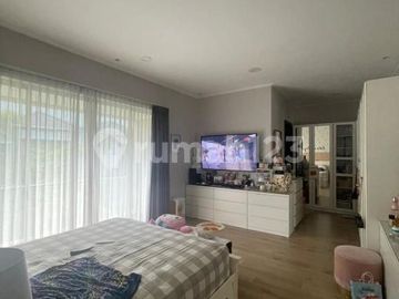 Dijual Rumah Golf Island