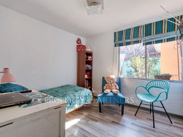 Amplia casa en venta, colegio British, La Reina
