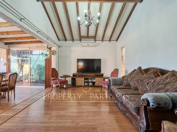 Amplia casa en venta, colegio British, La Reina