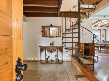 Amplia casa en venta, colegio British, La Reina