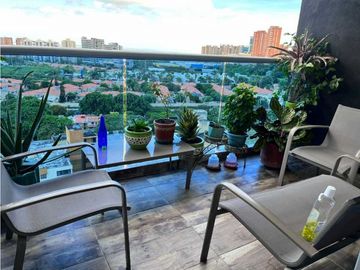 SE VENDE HERMOSO Y AMPLIO APARTAMENTO EN VILLA SANTOS