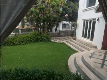 VENDO CASA 4 RECAMARAS CONJUNTO FAMILIAR CERRADO DENTO URB EL CONDADO