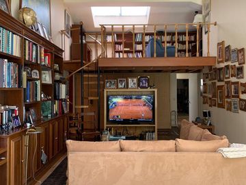 CASA EN LAS LOMAS CON GRANDES ESPACIOS