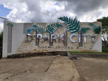 Rumah Istimewa Nikmati Taman Mini, Parking Area dan Facility