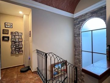 Hermosa Casa en Milenio III, Estilo Californiana Mexicano, Calle Abierta, Jardín