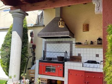 Hermosa Casa en Milenio III, Estilo Californiana Mexicano, Calle Abierta, Jardín