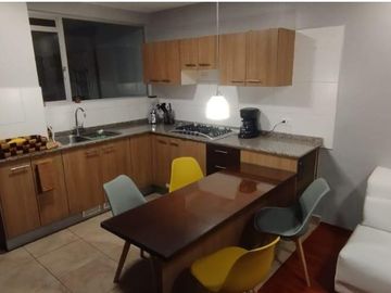 Venta lindo departamento 2 dormitorios, 2 parqueaderos, Sector La Carolina, El Batán