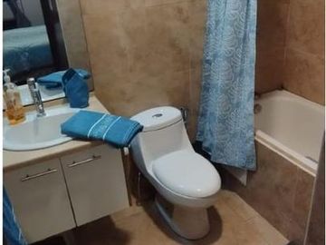 Venta lindo departamento 2 dormitorios, 2 parqueaderos, Sector La Carolina, El Batán