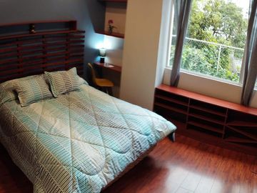 Venta lindo departamento 2 dormitorios, 2 parqueaderos, Sector La Carolina, El Batán