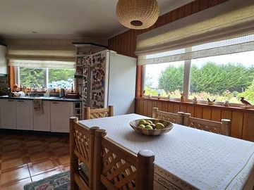 Casa en venta de 5 dorm. en Puerto Varas