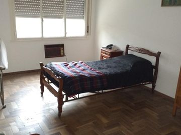 Excelente PH al frente,3 ambientes con patio.Apto crédito.