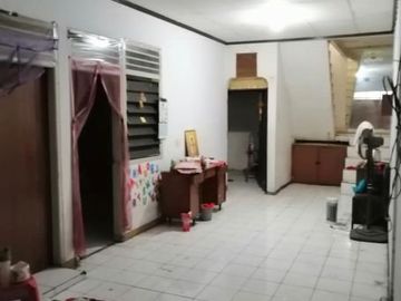 Rumah kemanggisan,perlu renov,hadap timur,harga 3,5M nego