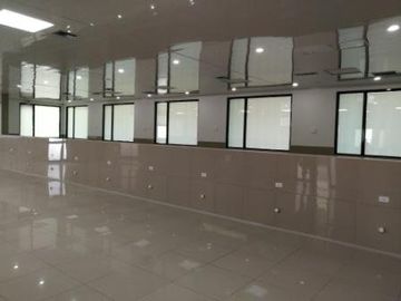 ARRIENDO OFICINA COMERCIAL, CENTRO NORTE DE QUITO