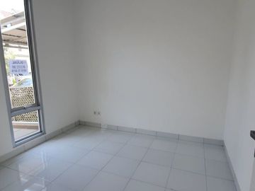 BRAND NEW RUMAH MURAH 2 LANTAI SIAP HUNI DI NAPOLI GADING SERPONG